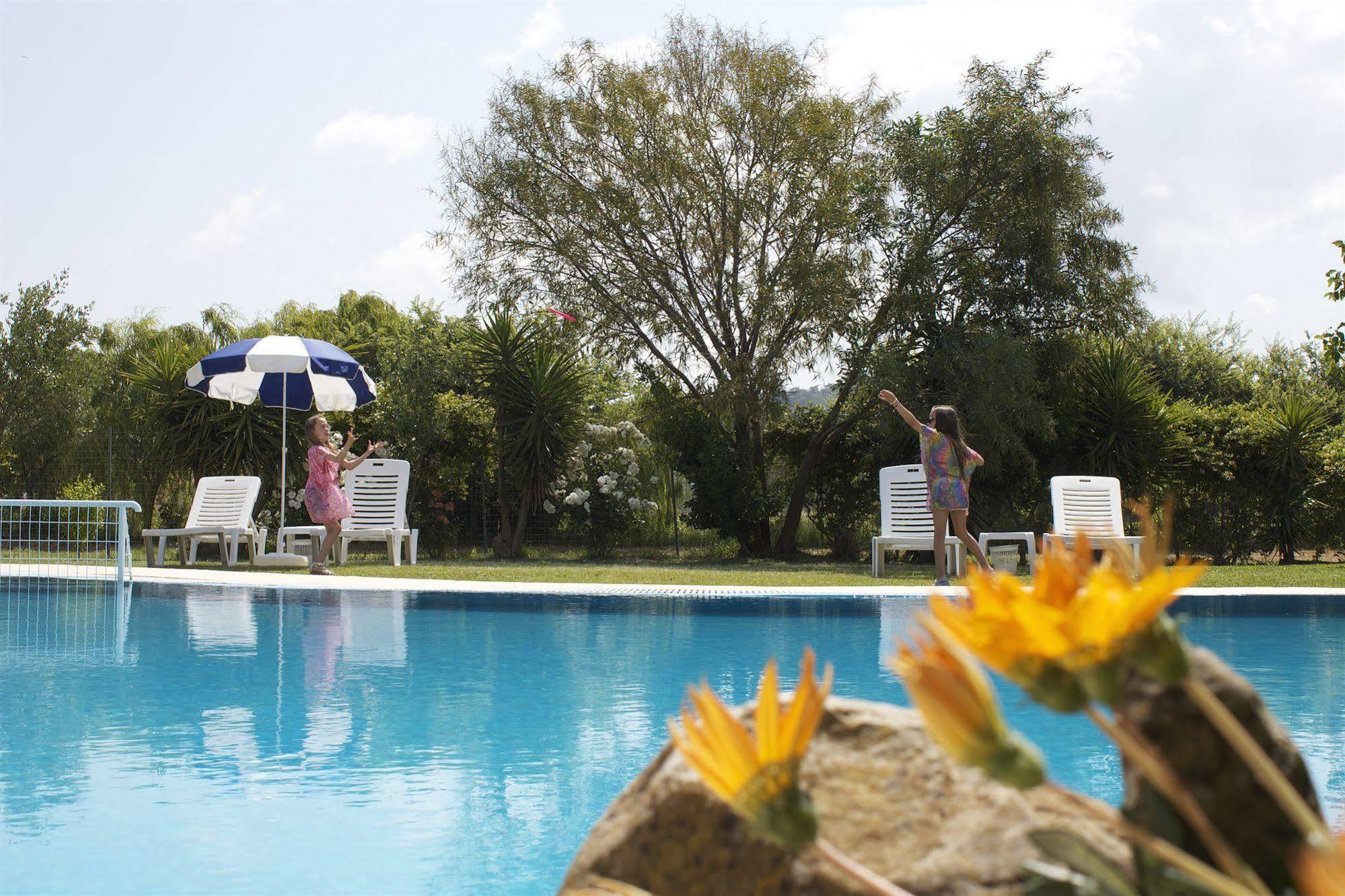 סידריון Chrysanthy Apartments מראה חיצוני תמונה